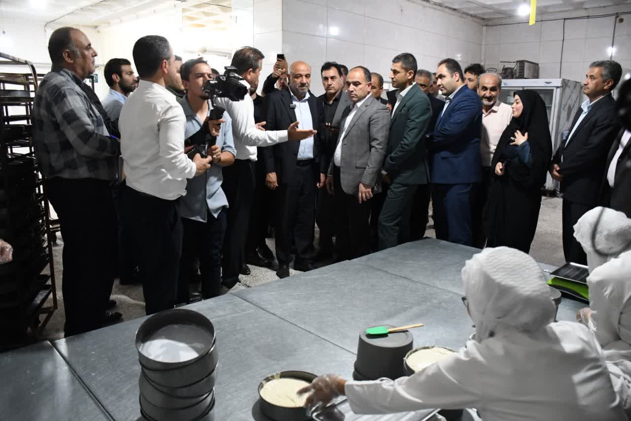 وزیر تعاون در خانه مادربزرگ گنبدی