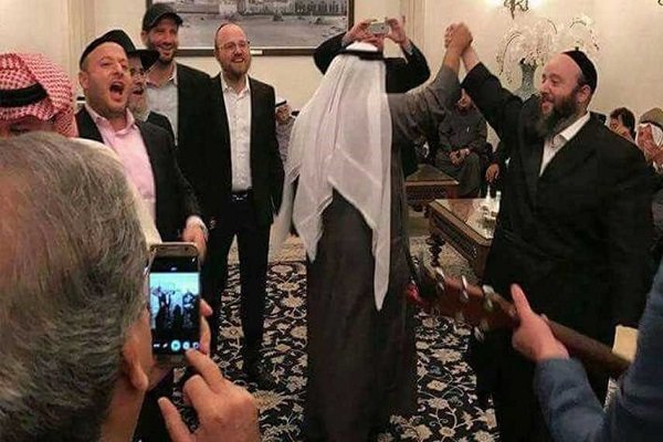 یک هیأت صهیونیستی متشکل از ۱۷ نفر وارد بحرین شد