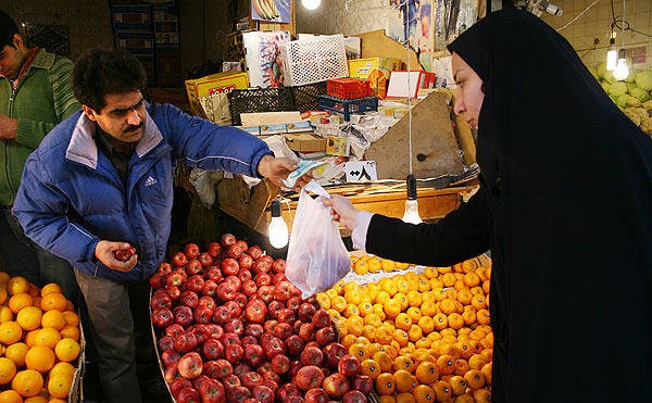 آغاز توزیع میوه شب عید از فردا/نرخ مصوب سیب و پرتقال اعلام شد