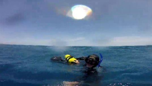 نجات جان غواص پیر بعد از 14 ساعت سرگردانی در دریا
