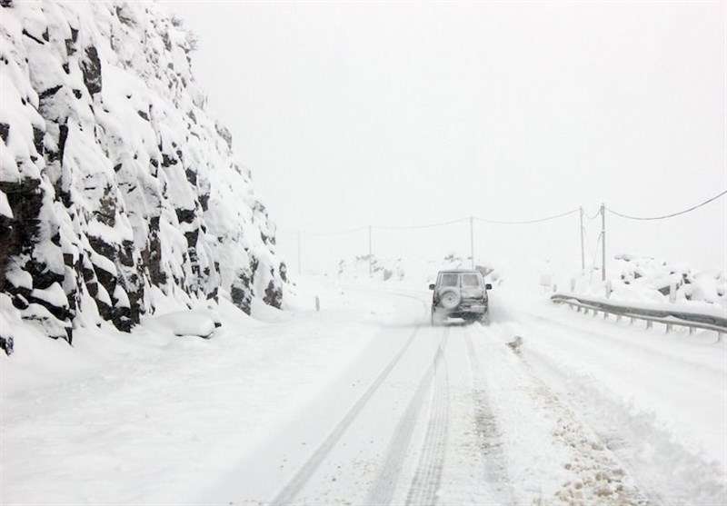  جاده‌های گلستان لغزنده است/ پوشش برف در محورهای کوهستانی استان 