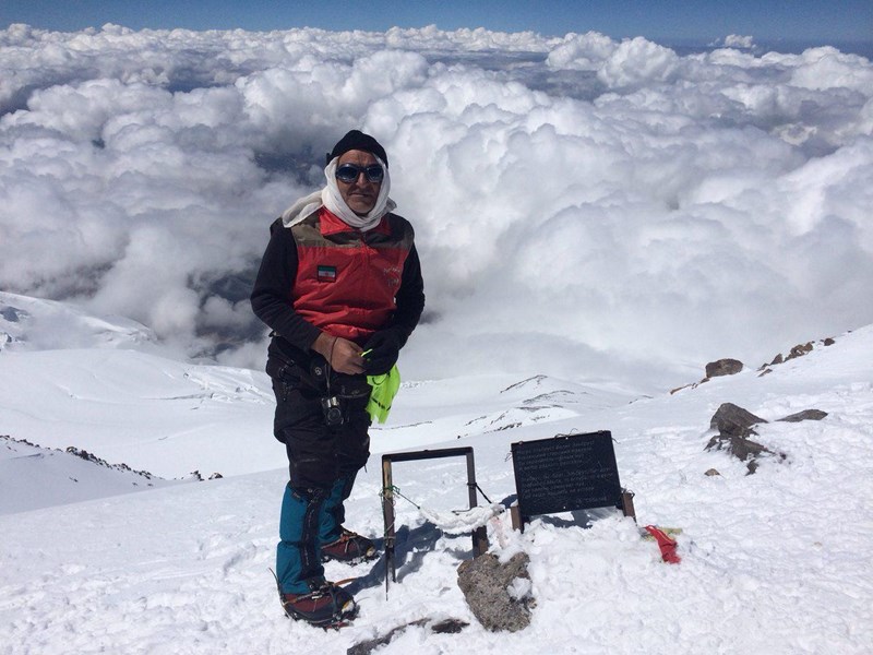 مسن ترین کوهنورد گنبد به قله 5642 متری البروس صعود کرد