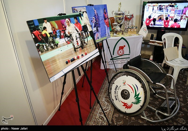جشنواره "توانمندی‌های معلولان در قاب عکس" در گنبد کاووس افتتاح شد 