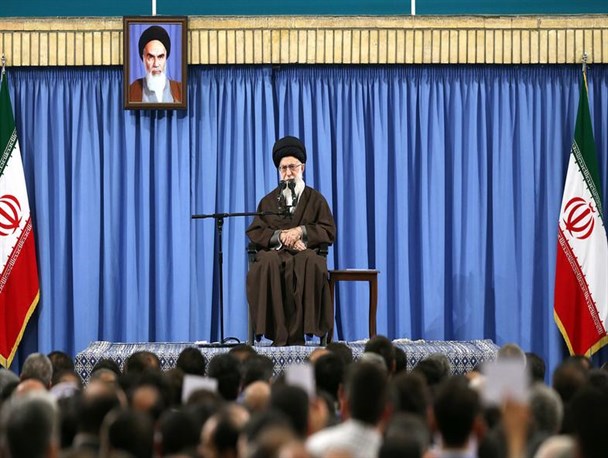 حضور ملت سایه جنگ را رفع کرده؛ حرف برخی که ما سایه جنگ را رفع کردیم درست نیست/ تنها راه سامان یافتن کشور کار انقلابی و جهادی است