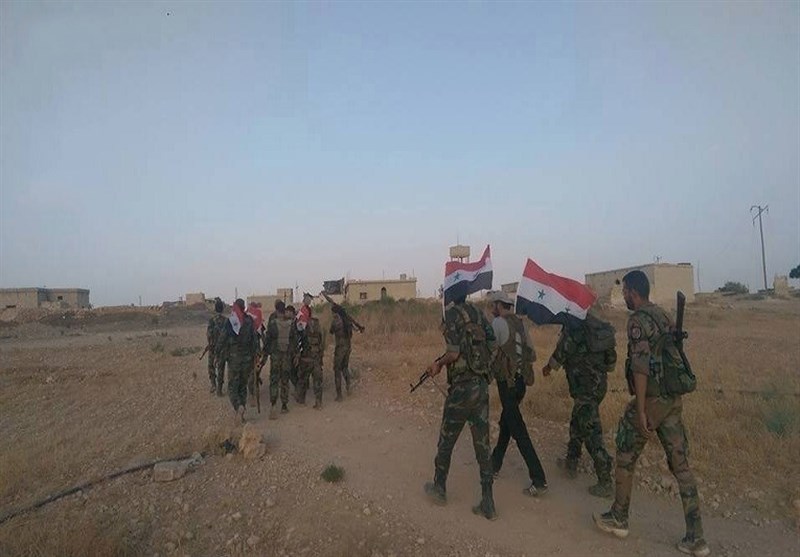 نیروهای ارتش در الرقه و دیرالزور به هم رسیدند/بزرگترین قلعه داعش فتح شد+ نقشه