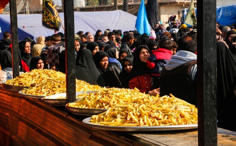 موکبهای ایرانی ۱۲۰ میلیون پرس غذا تقدیم زائران اربعین می‌کنند