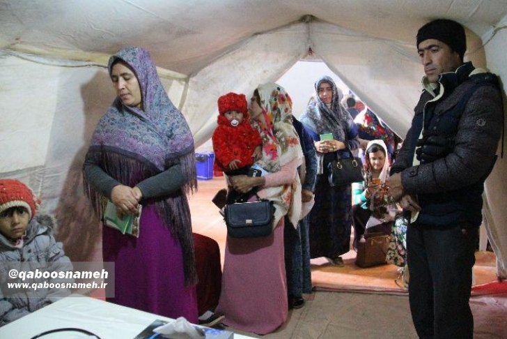 استقبال مرزنشینان از بیمارستان صحرایی/ویزیت رایگان در روستای کرند،تا فردا ادامه دارد