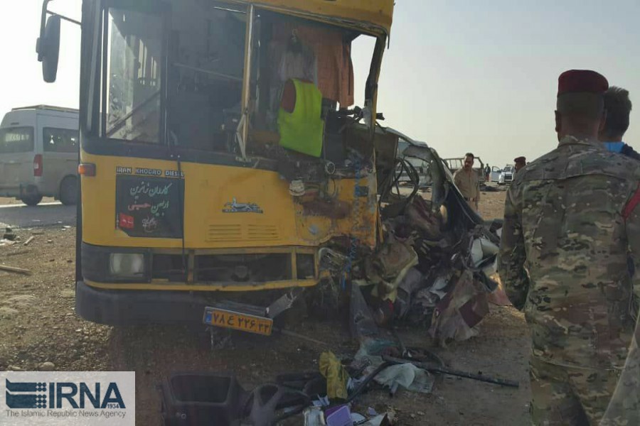 تصادف ون با اتوبوس در عراق/ 11 زائر ایرانی کشته شدند + عکس
