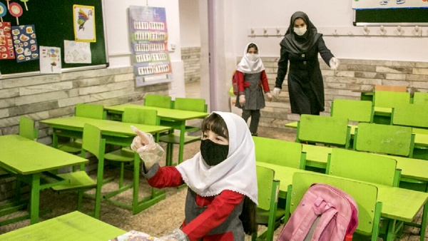بازگشایی مدارس از اول بهمن ماه / حاجی‌میرزایی: حضور دانش‌آموزان در مدرسه با صلاحدید والدین