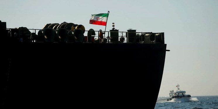 کشتی ایرانی حامل سوخت به لبنان،در حال عبور از سوریه